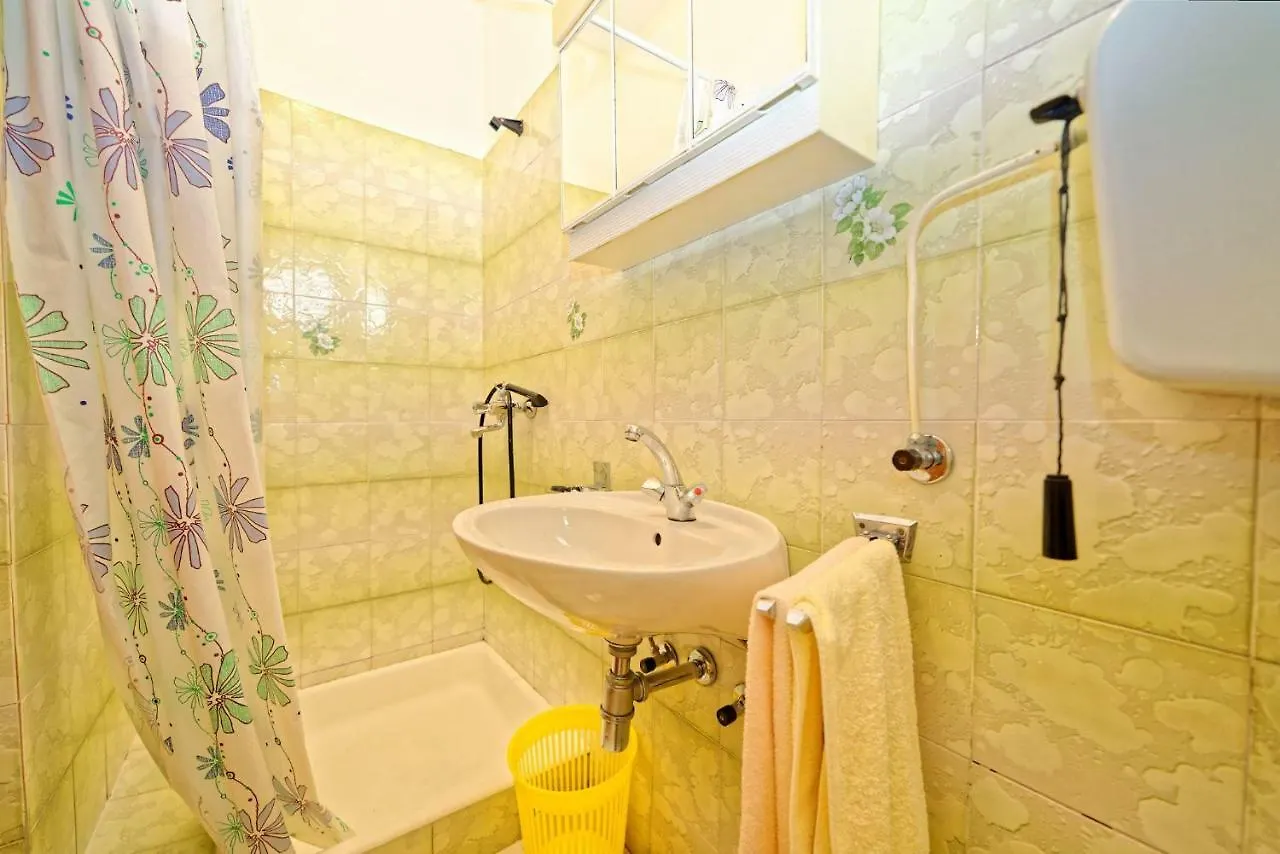 בית הארחה Barbat na Rabu Apartments Danijela Rab
