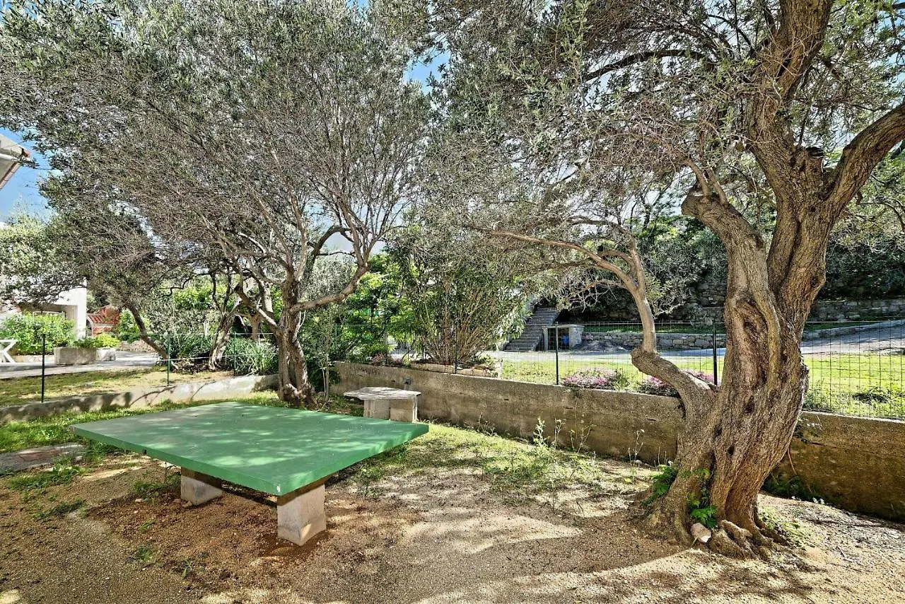Barbat na Rabu Apartments Danijela Rab בית הארחה Barbat na Rabu