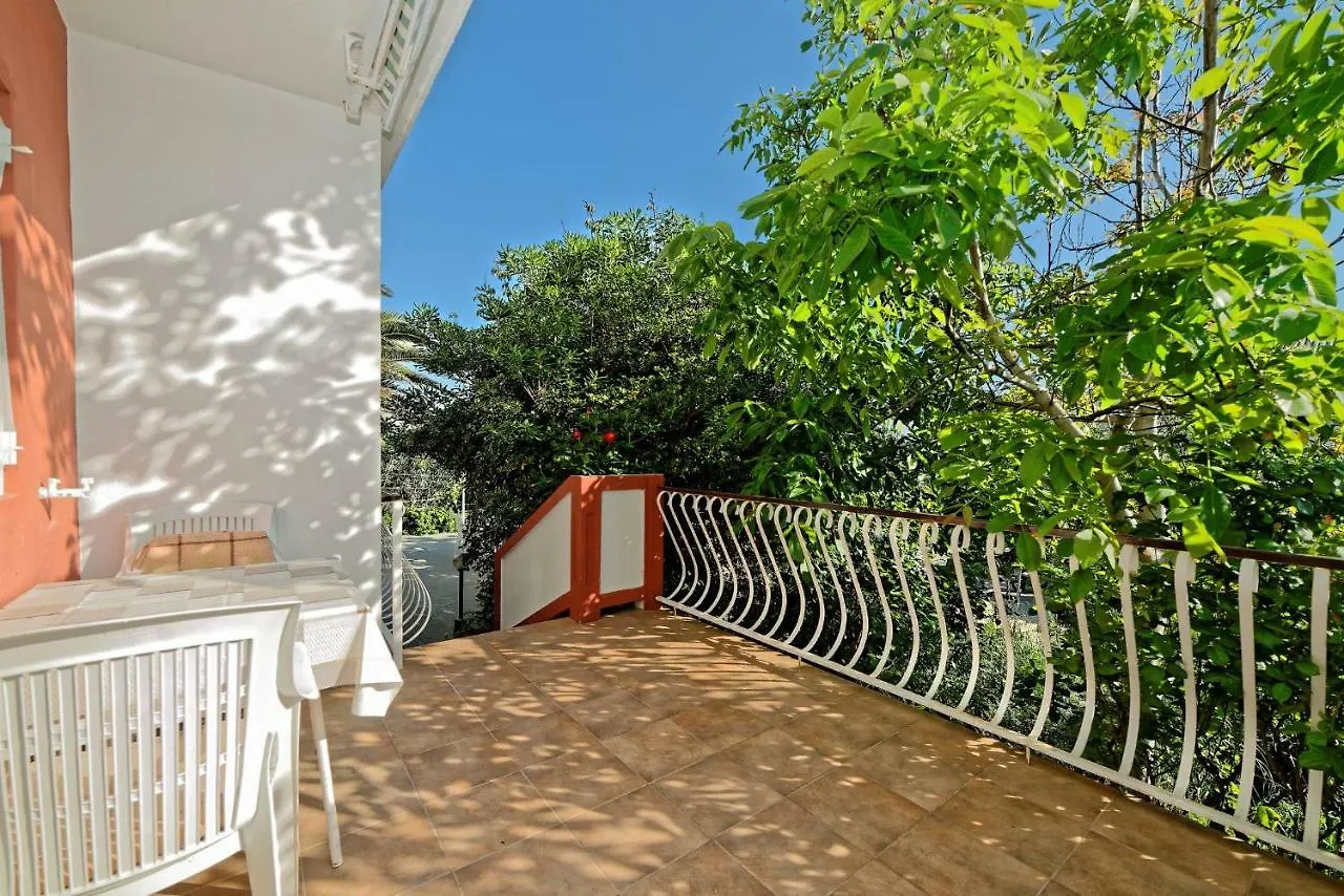 *** בית הארחה Barbat na Rabu Apartments Danijela Rab קרואטיה